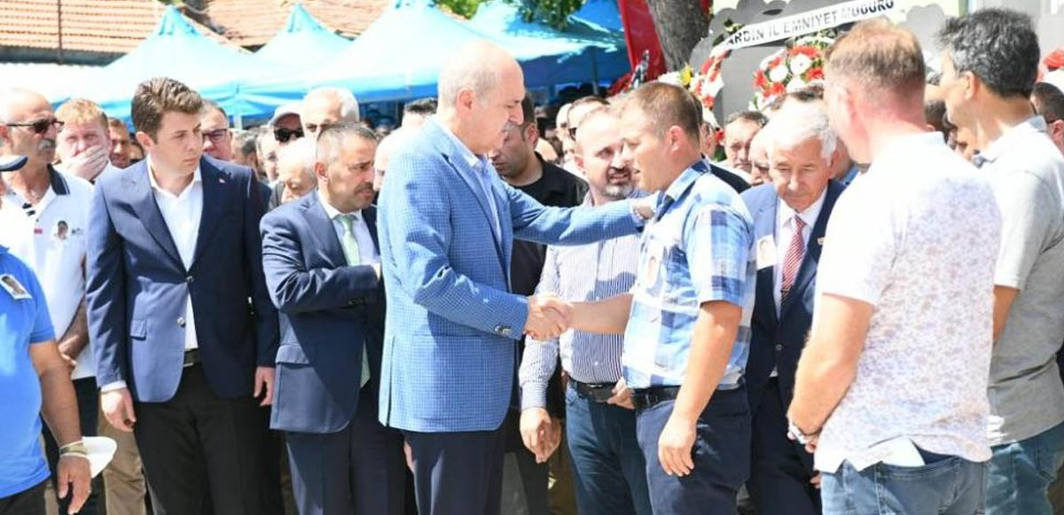 <p>Çanakkale Ezine doğumlu olan 33 yaşındaki polis memuru Ergin'in 1 çocuk babası olduğu ve TEM Şube Müdürlüğünde görevli olduğu öğrenildi. </p><p> </p>