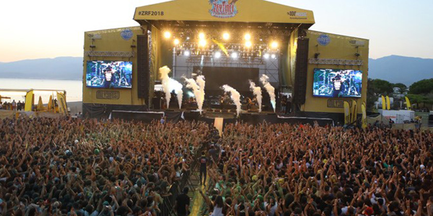 <p>Zeytinli Rock Festivali</p><p>Balıkesir, Burhaniye’de 7. kez düzenlenecek olan Zeytinli Rock Festivali’ne kaymakamlık izin vermedi. Kaymakamlık tarafından organizasyon şirketine gönderilen yazıda 