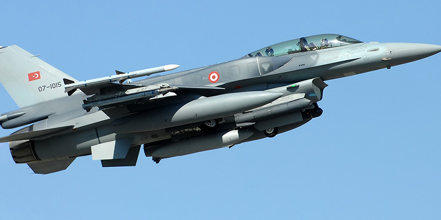 <p>Türk Hava Kuvvetlerine ait F-16'lar, NATO'nun 