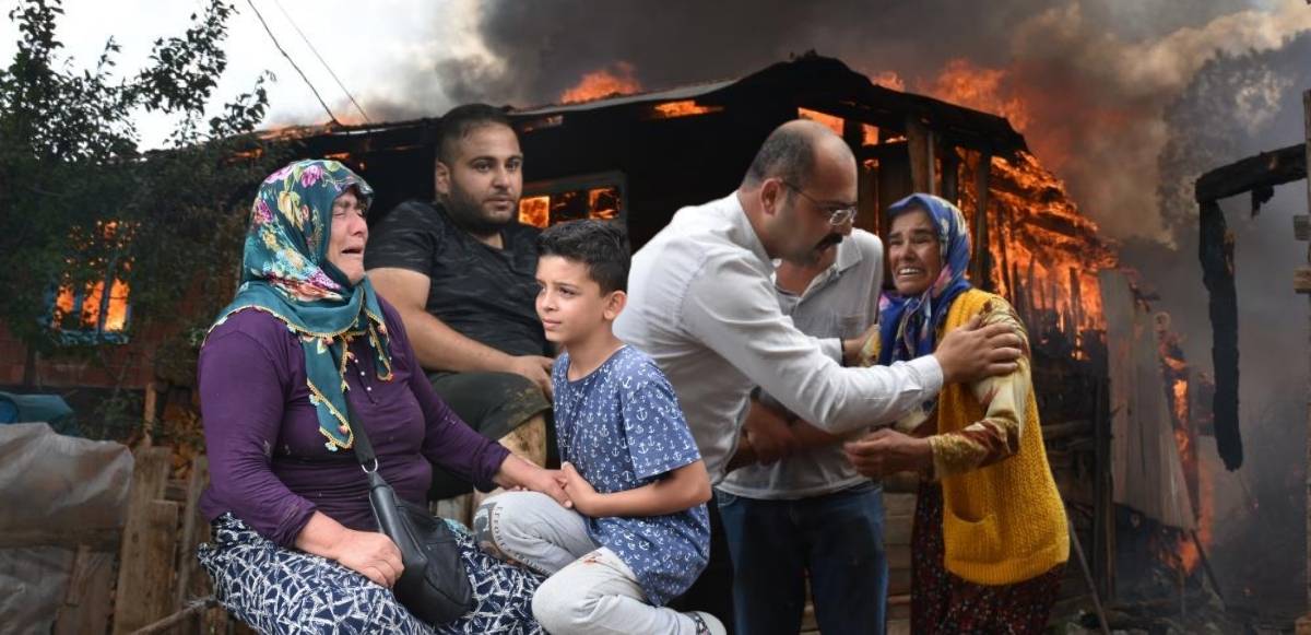 <p>Kastamonu’nun Tosya ilçesinde meydana gelen olayda, Avni Ateş'e ait evde yangın çıktı. Kısa sürede büyüyen yangın, yanında bulunan evlere de sıçradı. Yangın rüzgarın etkisi ile mahallede bulunan 10 evi sardı. Köylülerin ihbarı üzerine olay yerine Çankırı, Tosya Kargı, Kastamonu merkez ilçelerinden itfaiye, İl Özel İdaresi, jandarma, AFAD ve Orman Bölge Müdürlüğü ekipleri sevk edildi.</p>