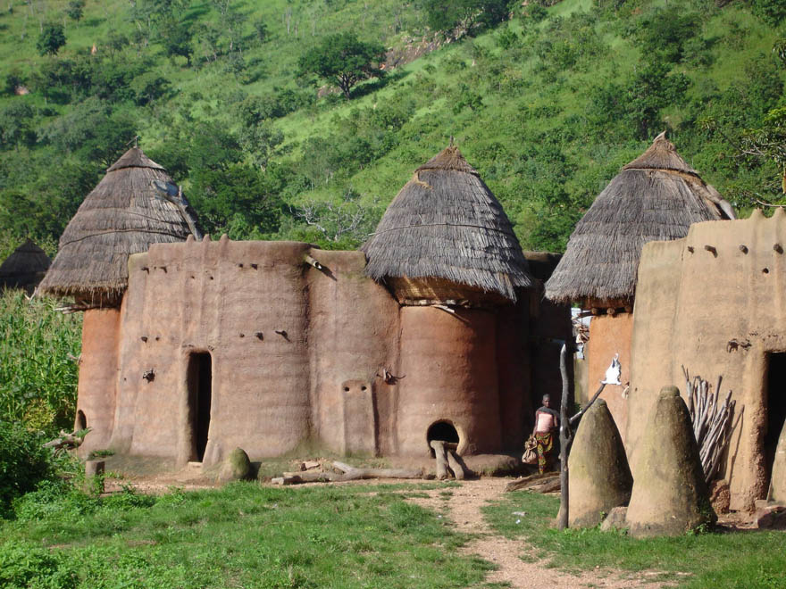 <p><strong>TOGO</strong></p><p>Togo için kara sınır kapılarında ve Lomé Havaalanı'nda vize alınabiliyor.</p>