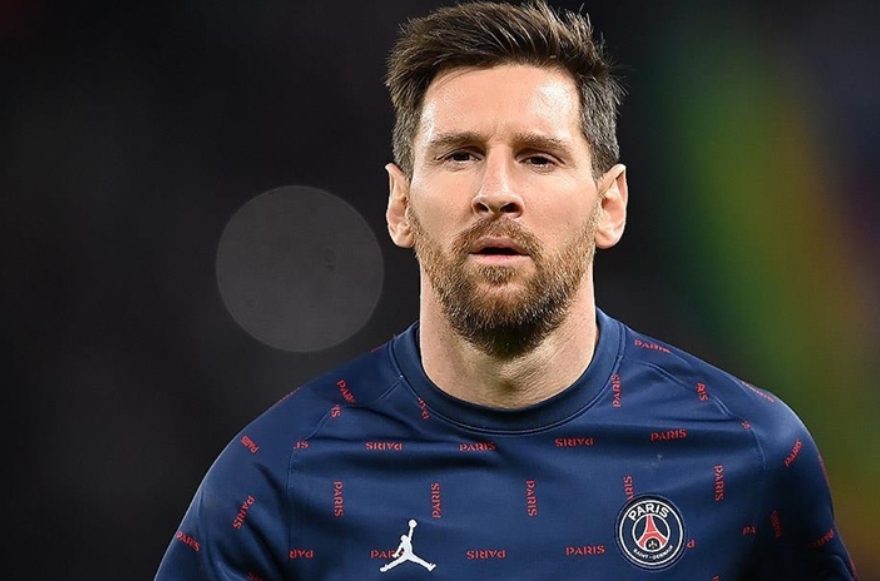 <p>Lionel Messi Takipçi: 327 milyon Paylaşım Başına Gelir: 1,777,000 dolar</p>