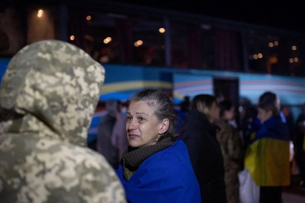 <p>Rusya Savunma Bakanlığından yapılan açıklamada da Ukrayna ile yapılan esir değişimi kapsamında, 72 denizci dahil 110 Rus vatandaşının serbest bırakıldığı belirtildi.</p><p> </p>