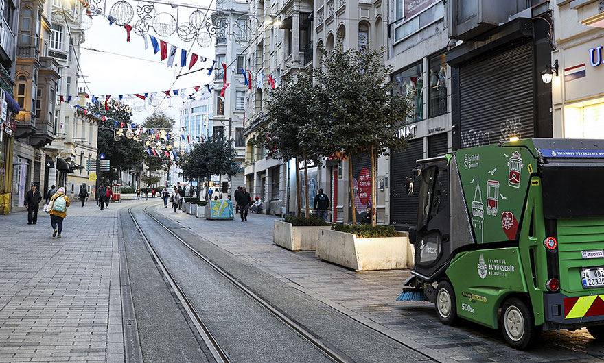 <p>İstanbul Beyoğlu’nda bulunan İstiklal Caddesi’ndeki patlamada 6 kişi hayatını kaybetti 81 kişi ise yaralandı.</p>