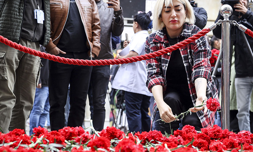 <p>Beyoğlu Belediye Başkanı Haydar Ali Yıldız da hain saldırıyı lanetlediklerini vurguladı.</p>