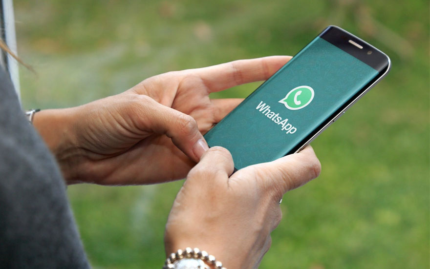 <p>Dünyaca ünlü mesajlaşma uygulaması WhatsApp yeni özelliklerini devreye soktu. Henüz test aşamasında yeni olan özellik yakında tüm kullanıcılara açılacak.  </p>