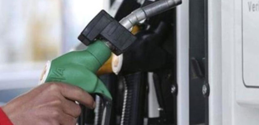 <p>Brent petrol fiyatlarındaki düşüş benzinin litre fiyatına indirim getirdi.</p>