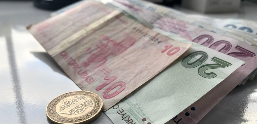 <p>Edirne Keşan Milli Eğitim Müdürlüğü: 25 bin 250 TL</p><p>Ağrı İl Milli Eğitim Müdürlüğü: 21 bin 950 TL</p><p>Ticaret Bakanlığı: 20 bin TL</p>