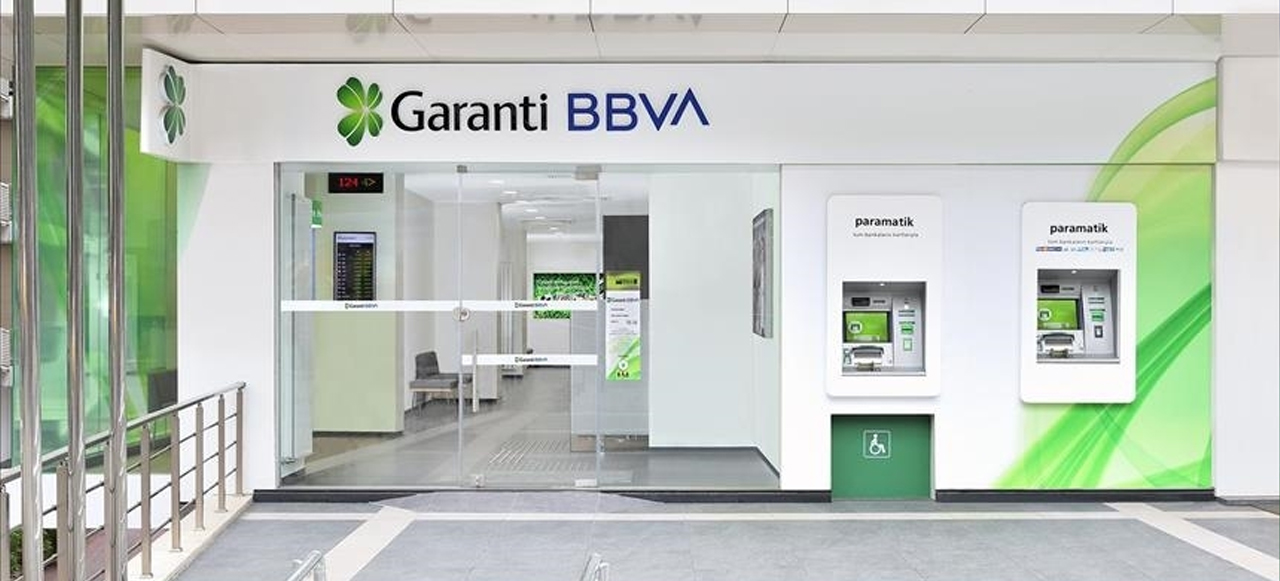 <h3>GARANTİ BANKASI EMEKLİ MAAŞ PROMOSYON TUTARI</h3><p>3.500 TL’ye kadar olan emekli maaşı alanlara 3.600 TL,</p><p>3.500 – 7.500 TL arasında emekli maaşı alanlara 4.200 TL,</p><p>7.500 – 10.000 TL arasında emekli maaşı alanlara 5.400 TL,</p><p>10.000 TL ve üstünde emekli maaşı alanlara 6.000 TL tutarında promosyon ödemesi yapılıyor.</p>