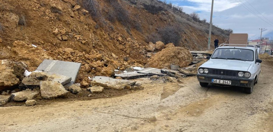 <h3>4,7 METRE YER DEĞİŞTİRME</h3><p>Statik değerlendirmeye göre, her iki deprem sonrasında en büyük yatay yer değiştirmenin 4,7 metre ile Ekinözü istasyonunda elde edildiği belirtilmişti.</p>