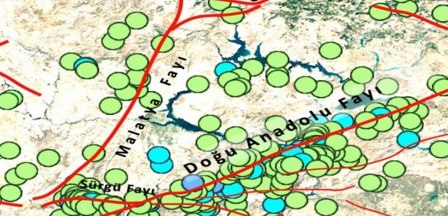 <p>Bu fayın Maden Tetkik ve Arama'nın (MTA) haritasına çizilmemiş yeni bir fay olabileceğine dikkat çeken Görür, 