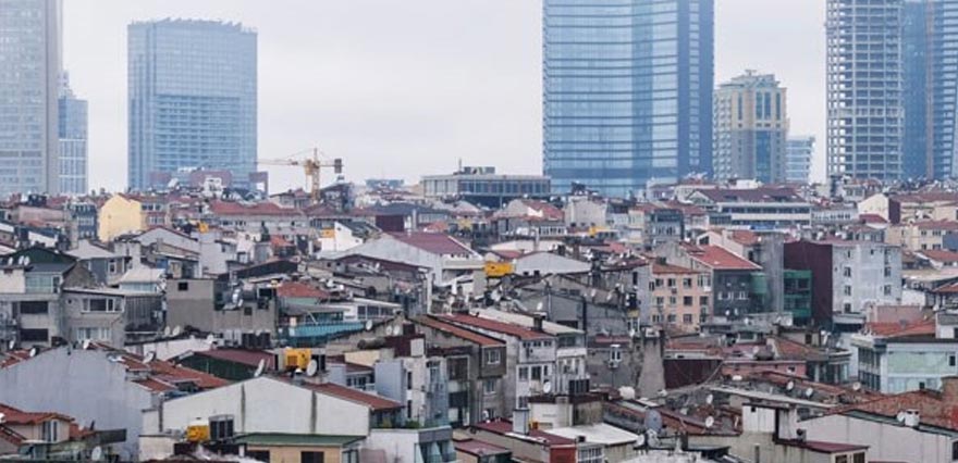 <p>Güney’de en fazla 9, Kuzey’de ise 6’ya kadar varır. Eski kayaların olduğu yerler sağlamdır. Özellikle sahilde plaj kumları ve vadilerin olduğu yerler hariç.</p>