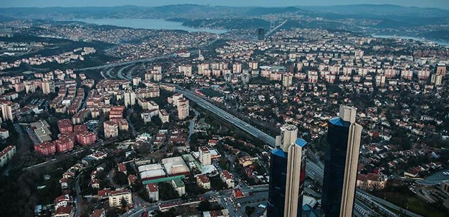 <p>Söz konusu depremin ardından bölgede zaman zaman artçı sarsıntılar yaşanırken uzmanlar vatandaşı uyarmada yetkilileri ise tedbir çağrısında bulunmaya devam ediyor.</p>