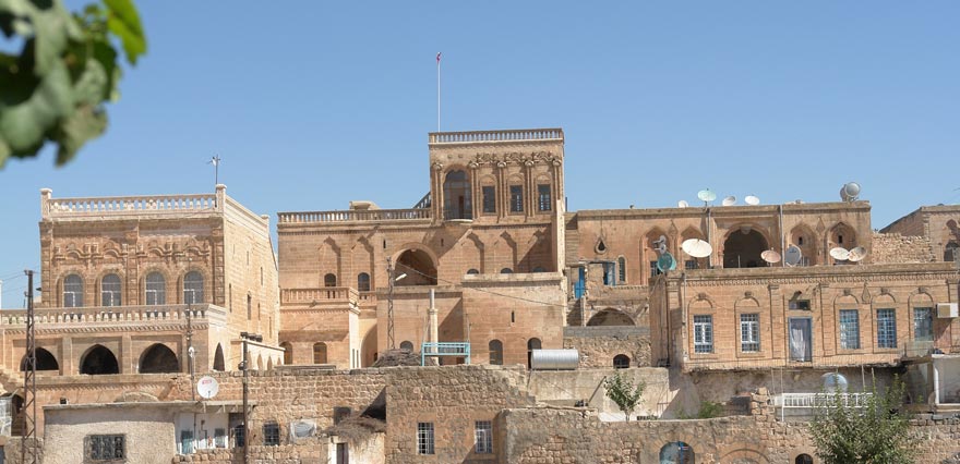 <p>Midyat, Mardin<br />Nüfus: 120.069 </p>