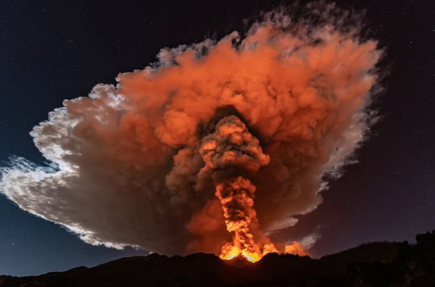 <p>Etna’nın patlamasıyla ortaya çıkan kükürt dioksitin güncel durumuna Sentinel-5 Precursor uydusu verileriyle bakıldı.</p>