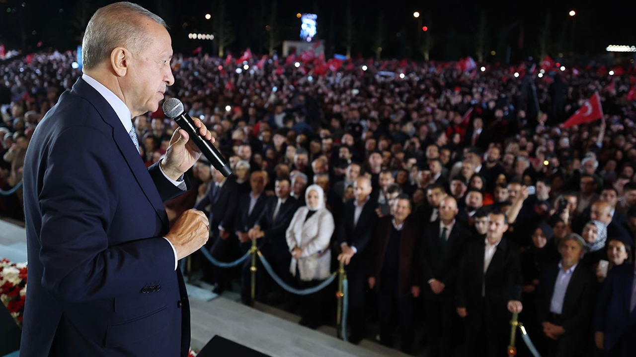 <p>Erdoğan'ın zaferiyle birlikte hemen gözler yeni kabinede kimin olacağına çevrildi. </p>