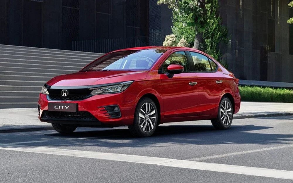 <p><strong>HONDA</strong></p><p>Yeni Honda City 1.5L VTEC Benzinli Otomatik Elegance </p><p>2023 Mayıs fiyatı: 769.500 TL<br />2023 Haziran fiyatı: 800.500 TL</p><p>City 1.5L VTEC Benzinli Otomatik Executive</p><p>2023 Mayıs fiyatı: 793.000 TL<br />2023 Haziran fiyatı: 825.000 TL</p>