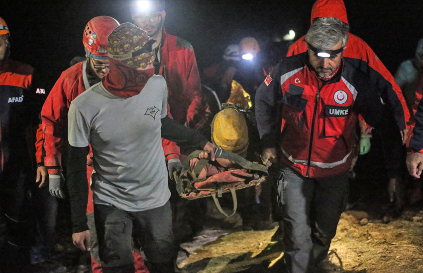 <p>Başarıyla tamamlanan tahliye çalışmalarına, AFAD, UMKE, jandarma, Avrupa Mağara Kurtarma Derneği (ECRA) ve Türkiye Mağaracılık Federasyonu ekipleriyle beraber Türkiye dışında 8 ülkeden 196 arama kurtarma uzmanı katıldı.</p>