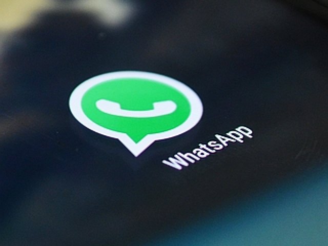 İŞTE YENİ ÖZELLİK
WhatsApp'ta artık fotoğraf ve videoların üstüne çizebilir, yazı ve emoji ekleyebilirsiniz. Renk seçicinin soluna sürükleyerek fırça kalınlığı veya yazı sitilini değiştirebilirsiniz. Çizerken ayrıca iki özel fırçadan birisini seçebilirsiniz.