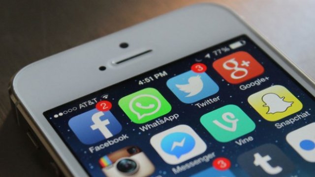 WhatsApp güncellemesi yapmak isteyen kullanıcılar haberimizden bu işlemleri gerçekleştirebilirler. WhatsApp'a 2.16.16 güncellemesi geldi. Peki WhatsApp'a gelen yeni özellikler neler? Kullanıcıların ihtiyaçlarına yönelik çeşitli güncellemelerle farkılı özellikler sunan anlık mesajlaşma sistemi WhatsApp yeni bir güncellemeyle karşımızda. 