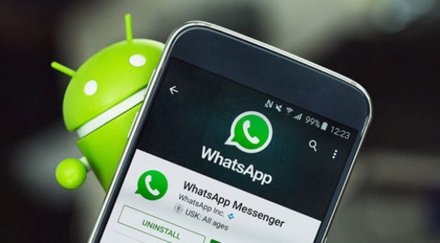 Güncellemeden sonra WhatsApp programına girip görüntülü konuşma yapmak istediğiniz kişinin penceresini açıp telefon işaretine tıklıyorsunuz.