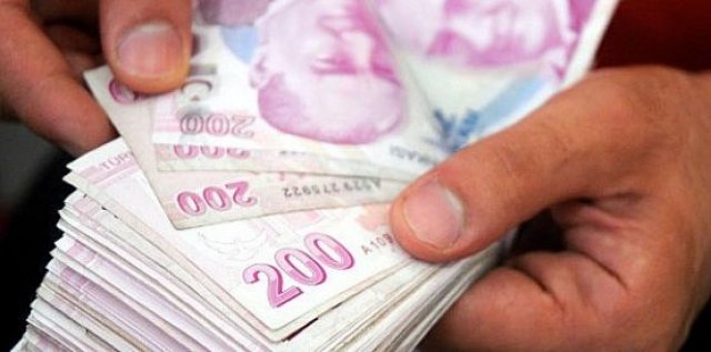 Asgari ücretin işverene toplam maliyeti ise bir işçi için bin 935 lira  23 kuruş düzeyinde. 