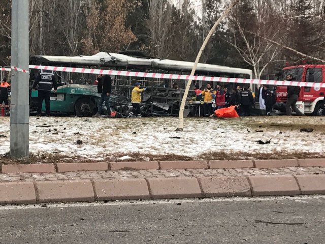 Erciyes Üniversitesi kampüsünde bugün saat 08.45'de bir halk otobüsünde patlama meydana geldi. Patlamayla ilgili HDP'den ilk açıklama geldi. 