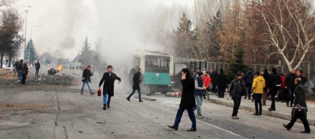 İŞTE KAYSERİ'DEKİ PATLAMA İLE İLGİLİ HDP'NİN O AÇIKLAMASI

