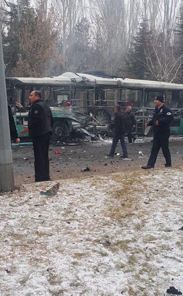 Artık kınamalarla yetinilecek bir dönemi çoktan geçtik. Bu acıların bir an önce dinmesi ve yenilerinin yaşanmaması için bugün hepimiz şiddet karşıtlığında, barış, demokrasi, adalet ve özgürlük duyguları etrafında bir arada durmalıyız.