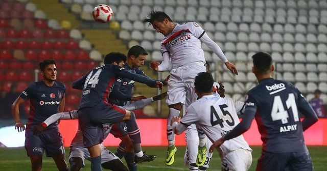 Ziraat Türkiye Kupası 5. tur rövanş maçında Grandmedical Manisaspor'la 1-1 berabere kalan Beşiktaş, adını son 16 turuna yazdırdı. Siyah-beyazlı ekip, ilk maçta rakibini 9-0 yenmişti.
