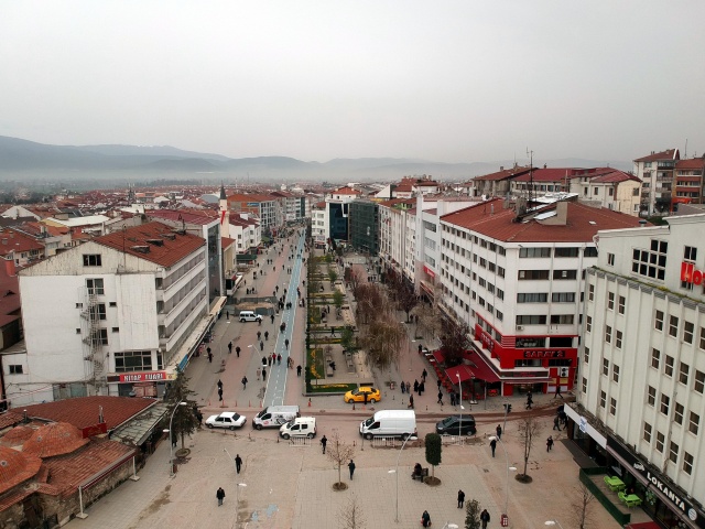 Ekonomik, kültürel, sosyal gelişmeler sonucu kaybolma riski taşıyan manevi ve kültürel değerlerimizi canlı tutmak ve geleceğe aktarmak; doğal kaynaklarımızı da koruma kullanma dengesi içerisinde verimli biçimde kullanmak için planlı adımlar atacağız” dedi. 