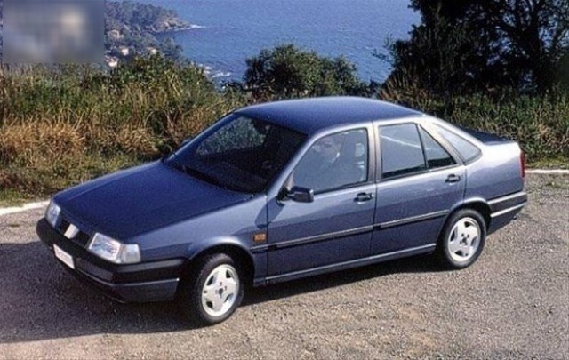 Fiat'ın 1990 ile 1998 yılları arasında ürettiği Tempra, 2.0 litre, 148 beygir gücü ve 16v motor seçeneğiyle Türkiye'de üretilen dönemin en güçlü binek otomobil ünvanına sahipti.

.