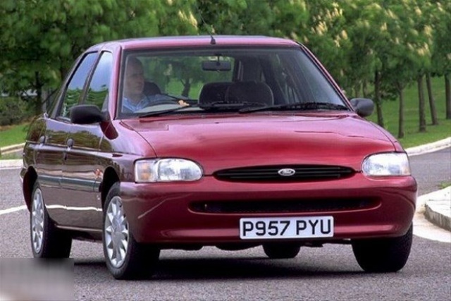 2000 yılına kadar üretilen Ford Escort'un yerini Ford Focus almıştır.

.