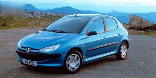 Peugeot'un B segmentinde bulunan araç, Eylül 1998'den 2016'ya kadar üretilmişti.

.