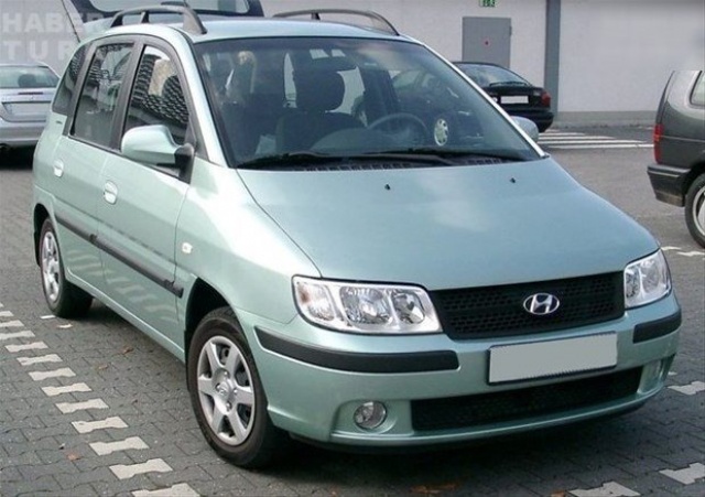 Hyundai Matrix, Hyundai firmasının 2000 yılının Şubat ayından, 2010'a kadar ürettiği MPV modeliydi.

.