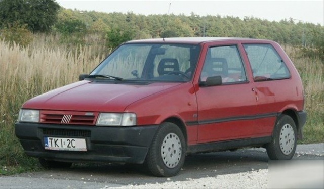 İtalyanların supermini car adını verdikleri Uno, 1983 - 1995 yılları arasında üretildi.

.