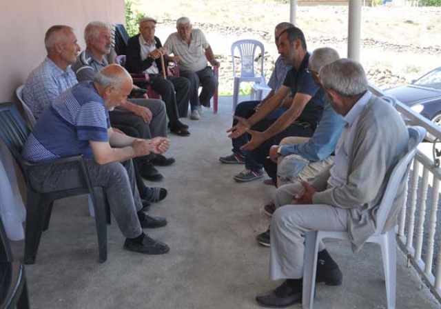 Arama çalışmalarını sürdüren jandarma ekipleri ise diğer yandan Eylül'ün kaçırılması ihtimalini değerlendiriyor. 