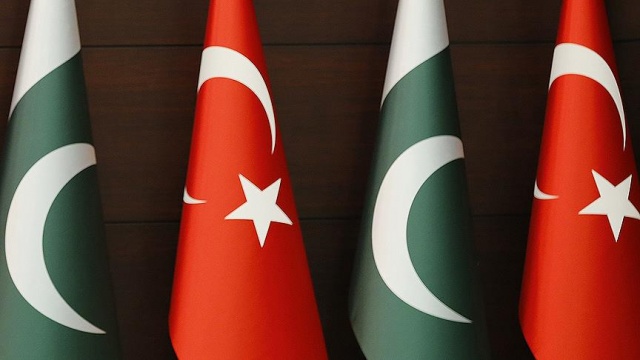 Pakistan Dışişleri Bakanlığından yapılan yazılı açıklamada, Pakistan'ın, herhangi bir ülkeye karşı alınan tek taraflı yaptırım uygulamasına karşı olduğu belirtildi. Sorunların diyalog ve iyi niyetle çözülebileceği vurgulanan açıklamada, 