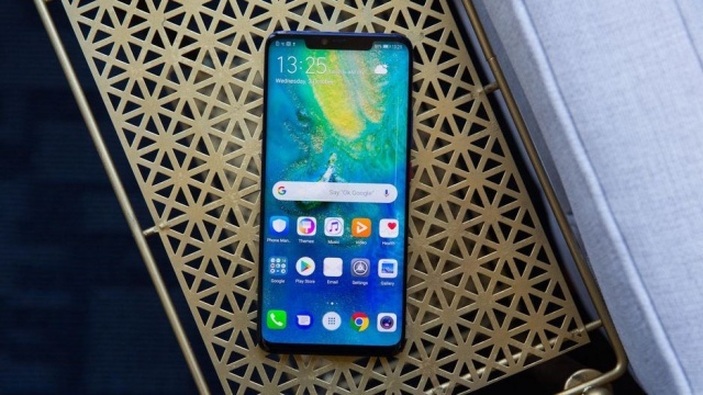 6.53 inç ekrana ev sahipliği yapan Huawei Mate 20 FHD ekran çözünürlüğüne sahip. Modelin sunduğu ekran değeri 2244 x 1080 piksel.

Kirin 980 işlemci ile birlikte gelen model, Android 9 işletim sistemi ile birlikte geliyor. 

Tanıtılan her iki telefon Pixel 3 ile beraber Android 9 ile gelen ilk modeller olarak dikkat çekiyor. 

