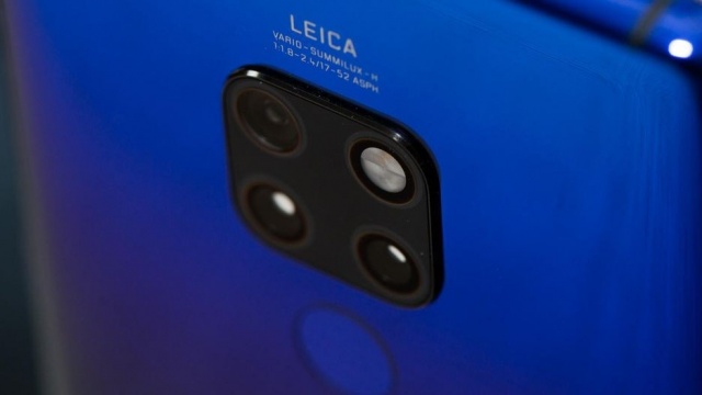 MATE 20 PRO’NUN ÖZELLİKLERİ NELER?
Huawei Mate 20 Pro, Huawei Mate 20 Pro özellikleri, Huawei Mate 20 Pro fiyatı
6.39 inç ekrana ev sahipliği yapan Mate 20 Pro AMOLED ekrana sahip. Ekranın çözünürlüğü ise 3120 x 1440 piksel.
