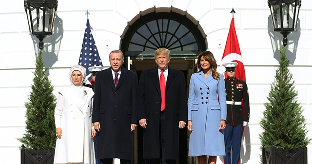 Türkiye Cumhurbaşkanı Recep Tayyip Erdoğan, ABD Başkanı Donald Trump tarafından resmi törenle karşılandı.