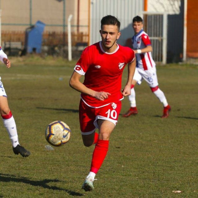 ERKAN SÜER 

Yeni Takımı:Galatasaray
Eski Takımı: Bolusspor

