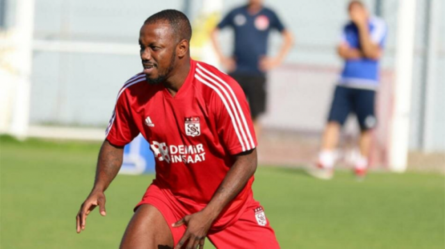 ABDOU RAZACK TRAORE

Eski takımı: Sivasspor
Yeni takımı: Bursaspor

