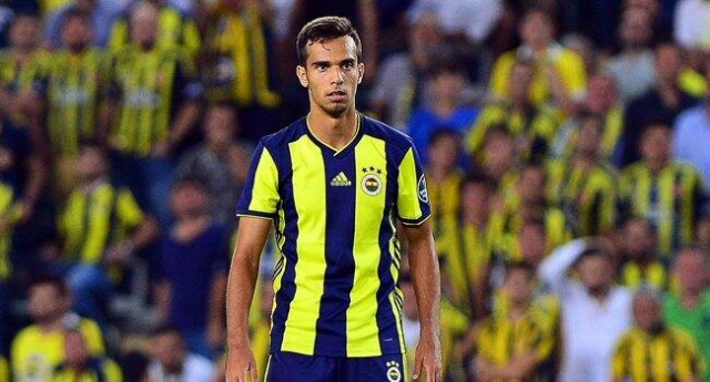 BARIŞ ALICI

Yeni Takımı: Westerlo (1,5 Yıl kiralık)
Eski takımı: Fenerbahçe