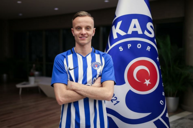 FLORENT HADERGJONAJ

​Yeni Takımı: Kasımpaşa
Eski takımı: Huddersfield