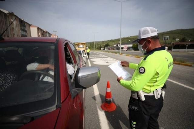 İçişleri Bakanlığı tarafından yayınlanan genelgelere yönelik eleştirilere cevap veren Bakan Soylu, “ Niye ikide bir genelge yayınlıyor bakanlık diye bir tartışma var. Burada iki önemli husus var. 