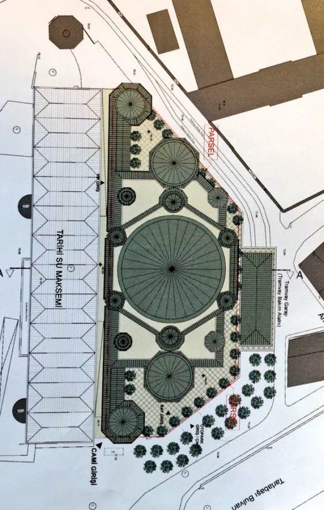 Taksim Camii'nin içinde aşevi, kitapkafe çok amaçlı salon, dijital İslam Kütüphanesi ve 163 araçlık 4 kat otopark bulunmaktadır. 