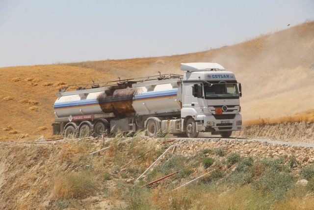 Köy muhtarı Hafif Oğurgül ayrıca keşfedilen petrolün köylerine büyük fayda sağlamasını beklediklerini aktararak arazileri için kamulaştırma ücreti talebinde bulundu.