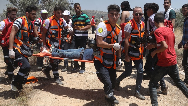 Nablus'taki Filistin Kızılayı Ambulans ve Acil Durum Müdürü Ahmed Cibril, 