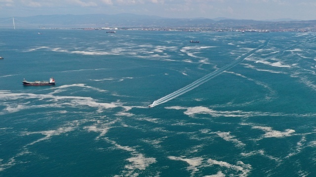 Bölgedeki müsilaj oluşumu drone ile görüntülendi.